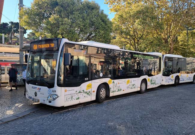 Der Touristenbus 434 in Sintra