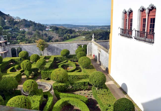 The gothic exterior of the Palacio Nacional Sintra