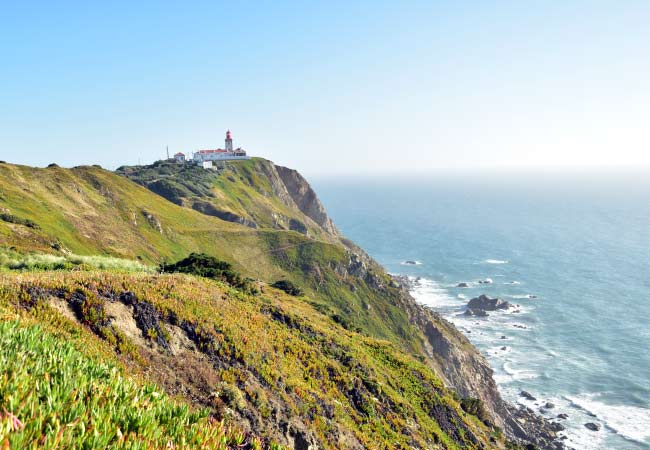 Les falaises escarpées du littoral de Cabo da Roca