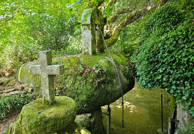 El patio de la campana Convento dos Capuchos Sintra