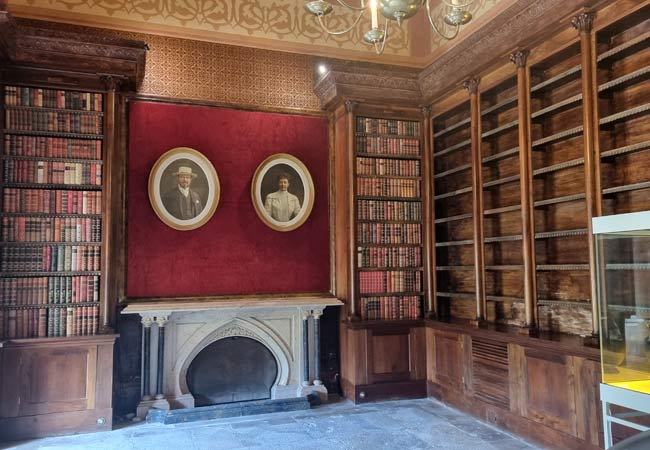 library and reading room Palacio de Monserrate