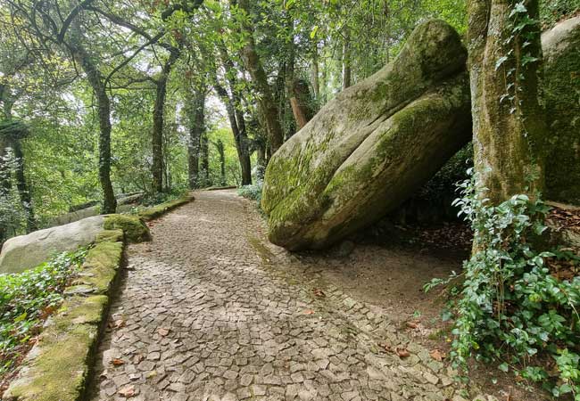 Sintra boulders